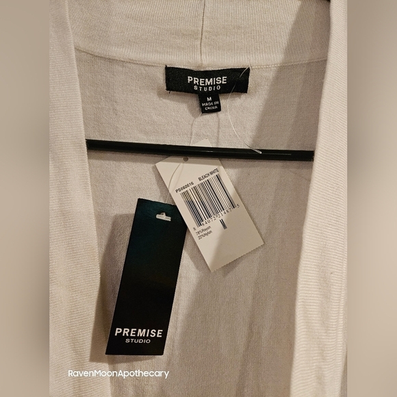 NWT Premise Studio White Sweater - Picture 4 of 4